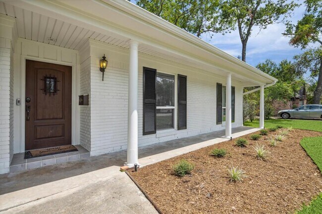 Building Photo - 650 Electra Dr