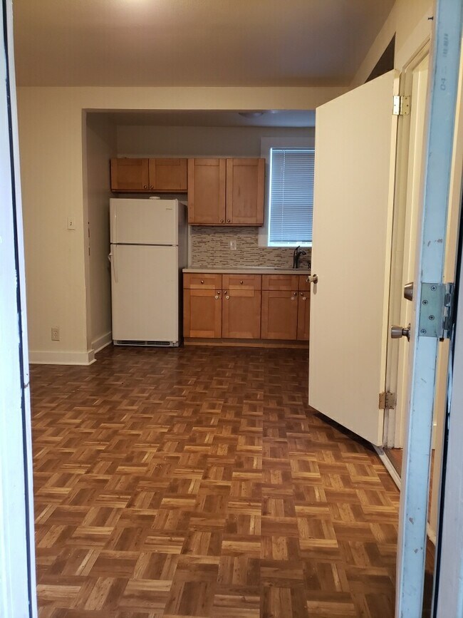 Building Photo - 1238 Shafter Ave