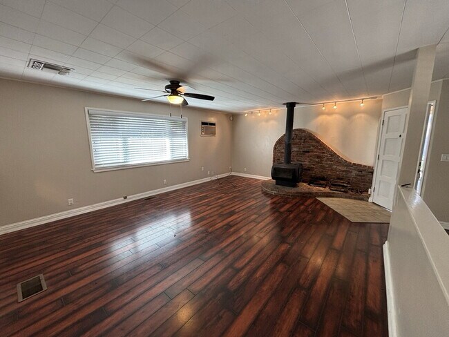 Foto del edificio - Multi-Generational Family Living near downtown Placerville