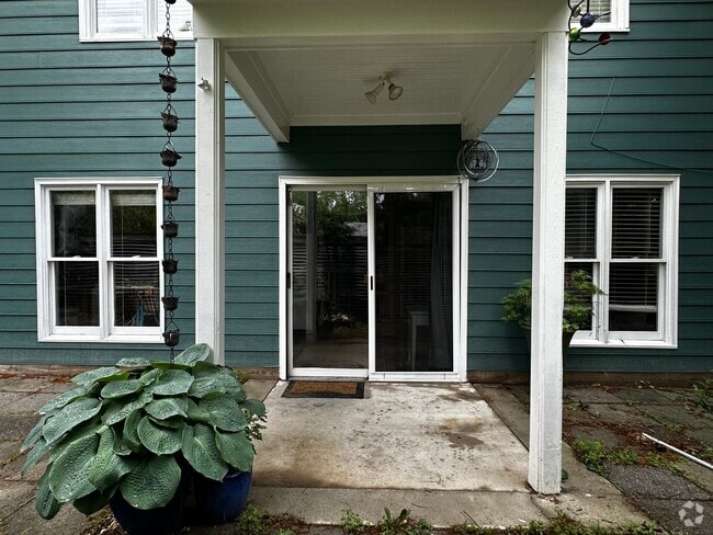 Building Photo - 108 Lisa Dr