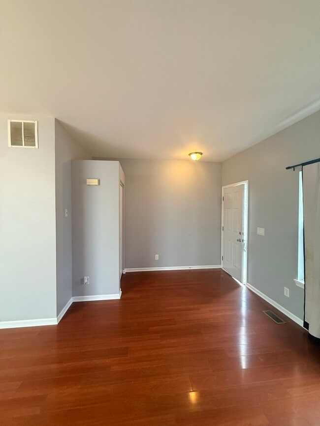 Building Photo - 21339 Earhart Ct