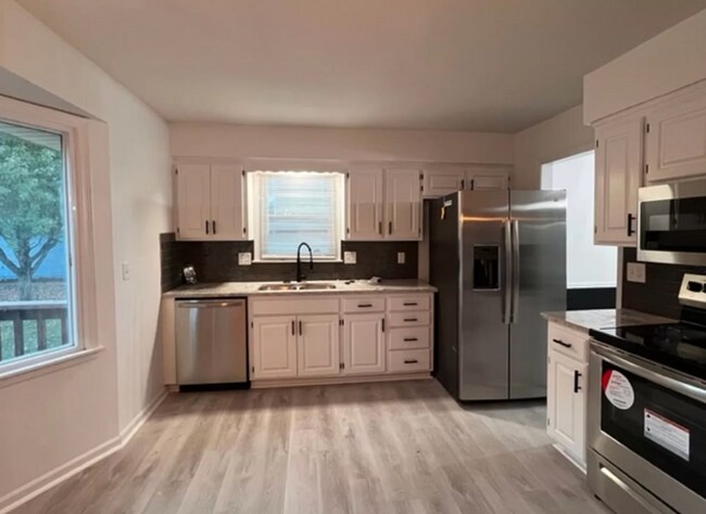 Foto del edificio - 15431 Robinson St