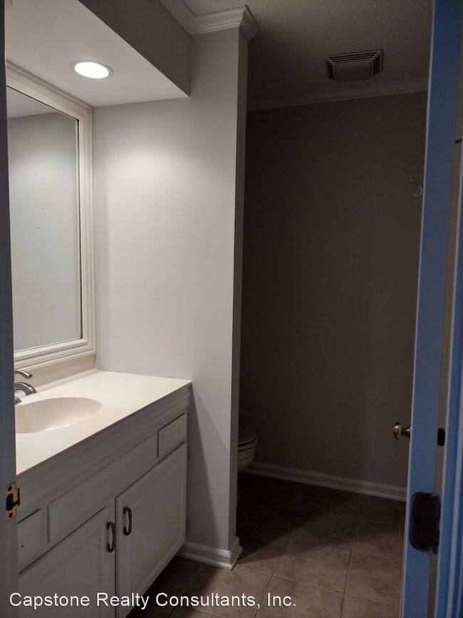 Building Photo - 2 br, 2.5 bath House - 850 BROOKLEIGH CT