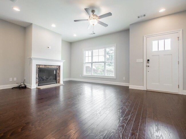 Foto del edificio - 878 Westmoreland Circle Northwest