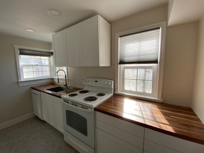 Building Photo - 310 E. 11th Ave.