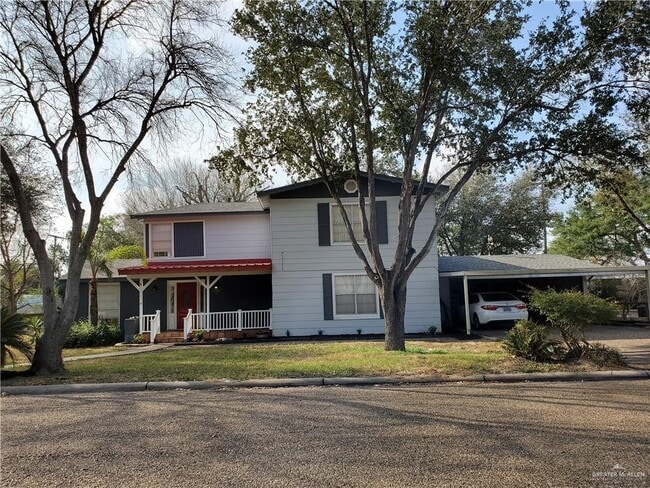 Building Photo - 240 W Hollywood Dr