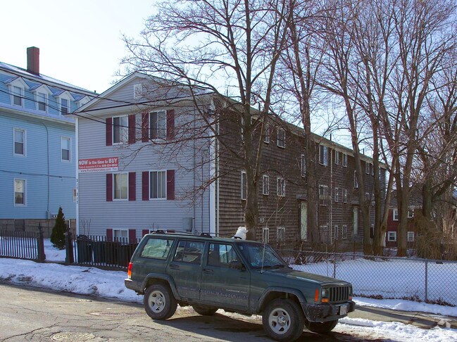 Foto del edificio - 215-217 Whipple St