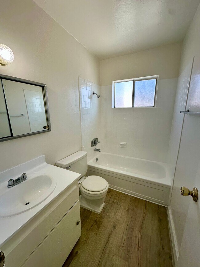 Foto del edificio - 15531 Belshire Ave