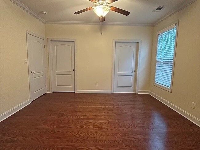 Foto del edificio - 212 Fountainhead Ln