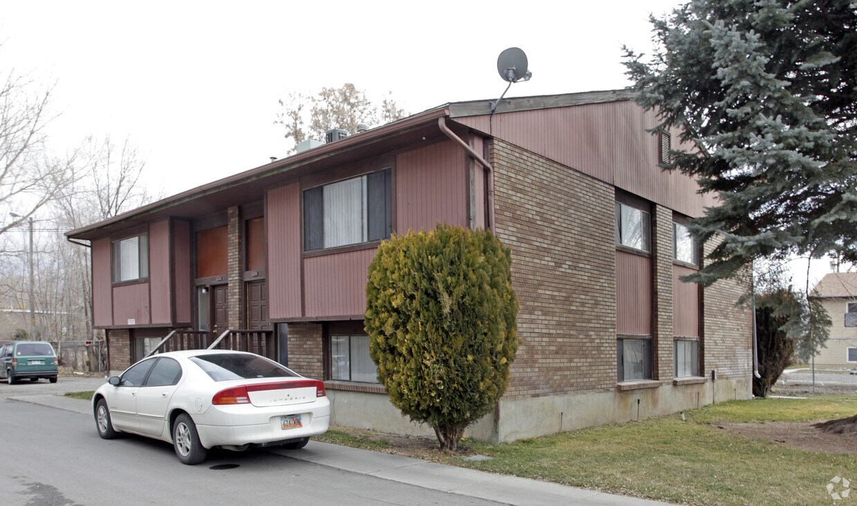 Building Photo - 3381-3391 S Edison St
