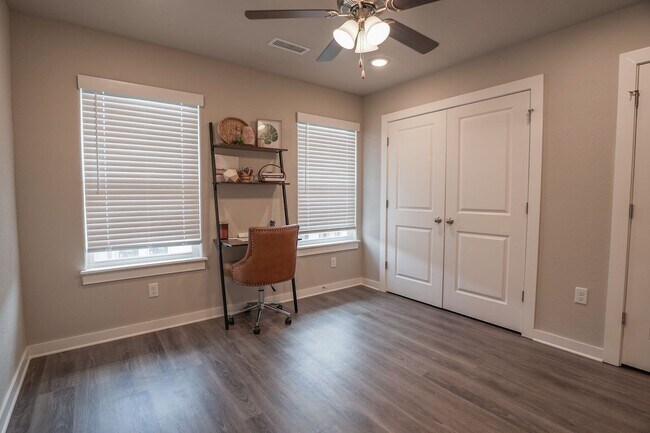 Foto del edificio - 2 bedroom 2.5 bath home located in Fayetteville, AR