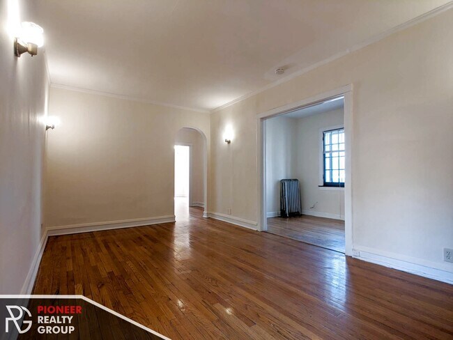 Foto del edificio - 4912 N Hoyne Ave