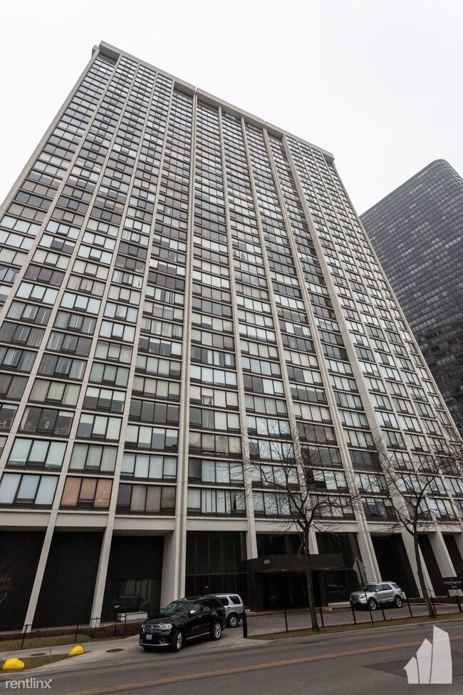 Building Photo - 1 br, 1 bath Condo - 5445 N Sheridan Rd 3804