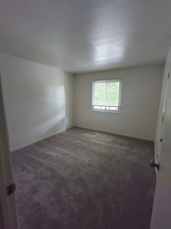 Building Photo - 600 Reusens Rd