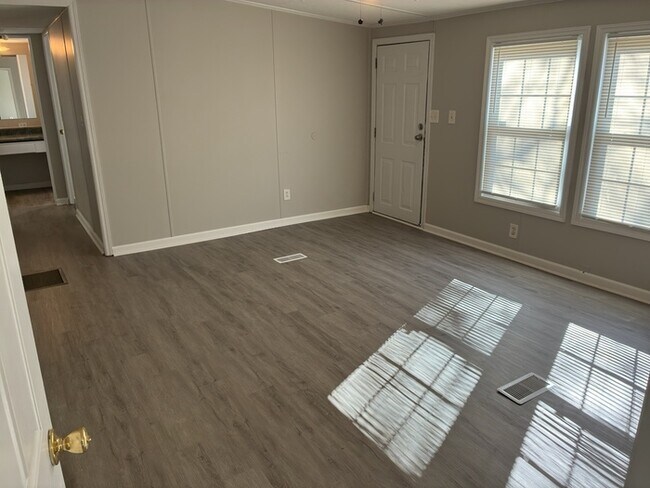 Foto del edificio - 2 Crosby Ln