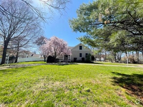 Building Photo - 290 Walnut Tree Hill Rd