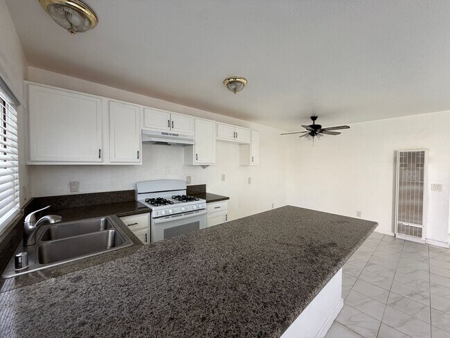 Foto del edificio - Palmdale 1 bedroom + 1 bath