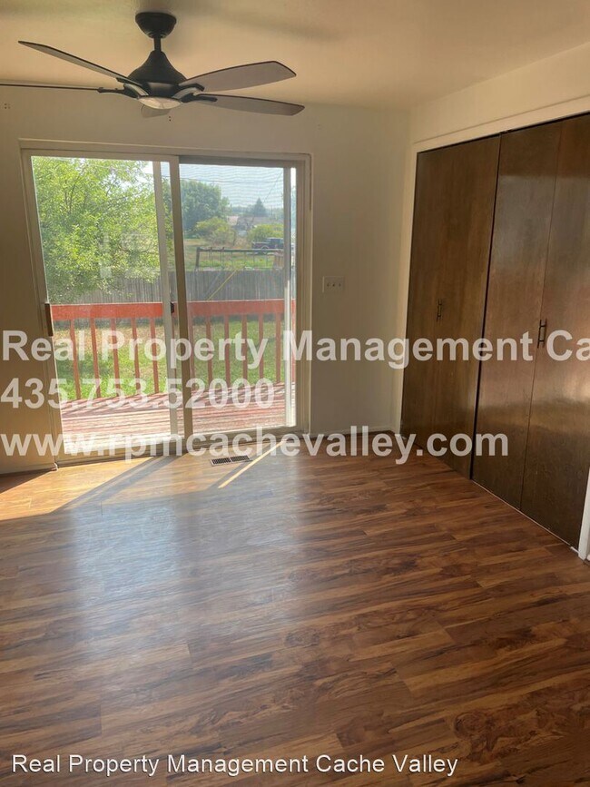 Foto del edificio - 2 br, 2 bath House - 570 S 1000 W Upstairs