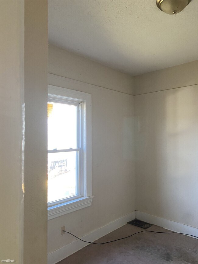Building Photo - 2 br, 1 bath House - 604 East Pennsylvania...