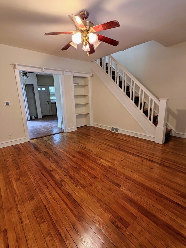 Building Photo - 1059 Markee Ter