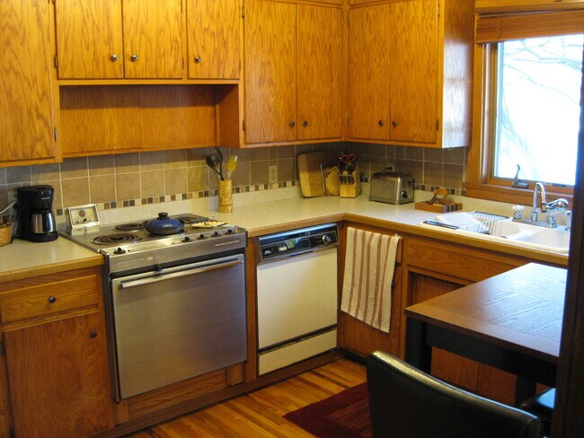 Updated kitchen with dishwasher and high-level oven. - 234 Clermont St