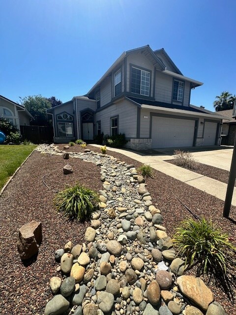 Primary Photo - 1217 Zinfandel Dr