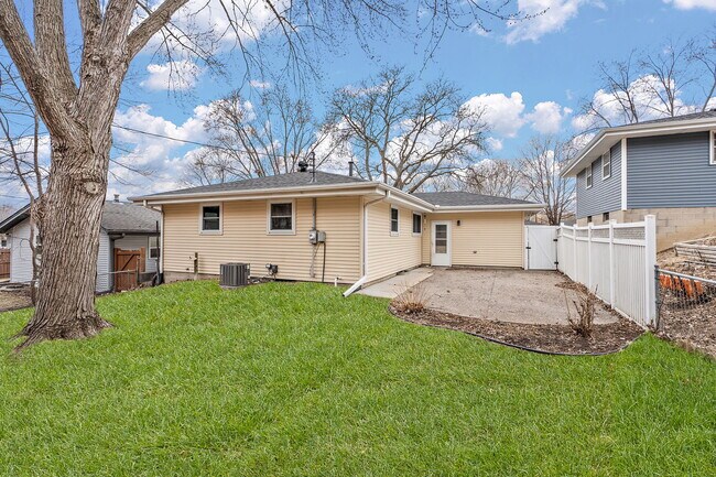 Backyard and private patio - 3146 Grimes Ave N