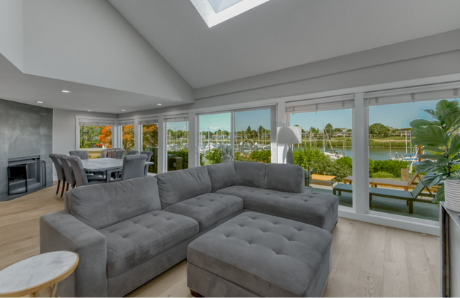 Foto del edificio - Modern 3-Bedroom Waterfront Escape – River...