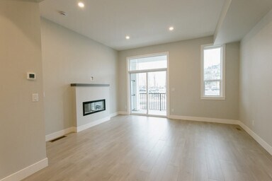 Building Photo - 3Bed Park-Facing Townhome