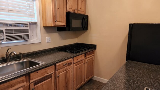 Building Photo - 021