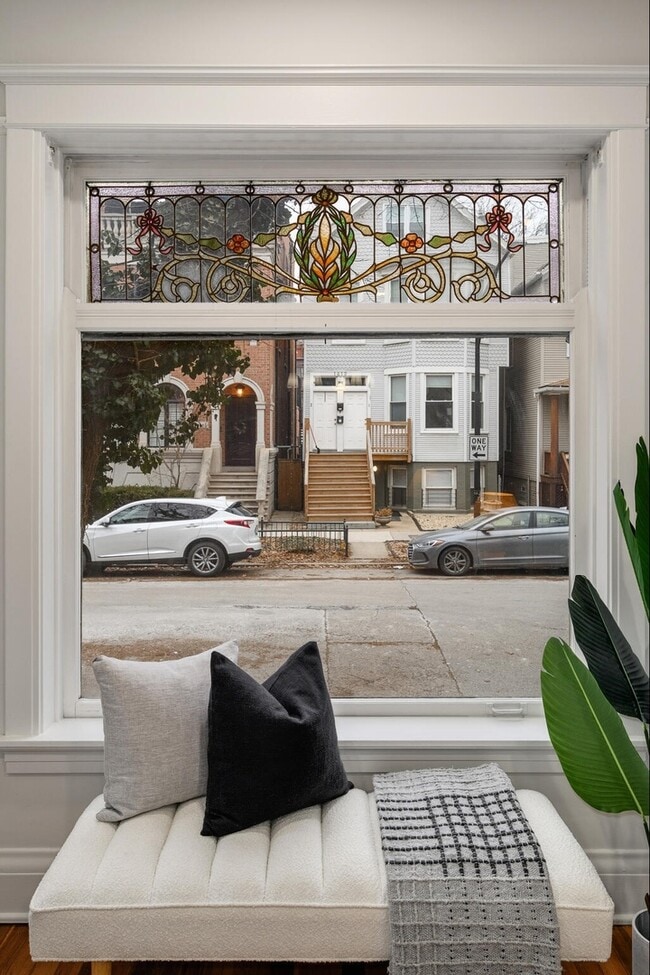 Building Photo - 1415 W George St