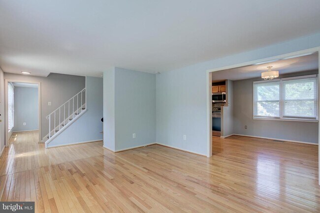 Building Photo - 511 Pembrook Ct