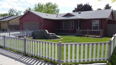Building Photo - 905 Amethyst Way