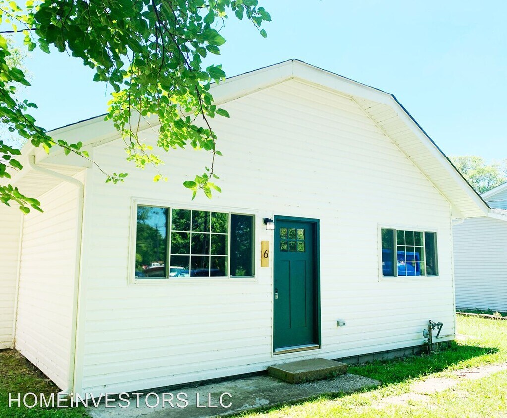 2 br, 1 bath House 6 Queensbury Ct House for Rent in Granite City, IL