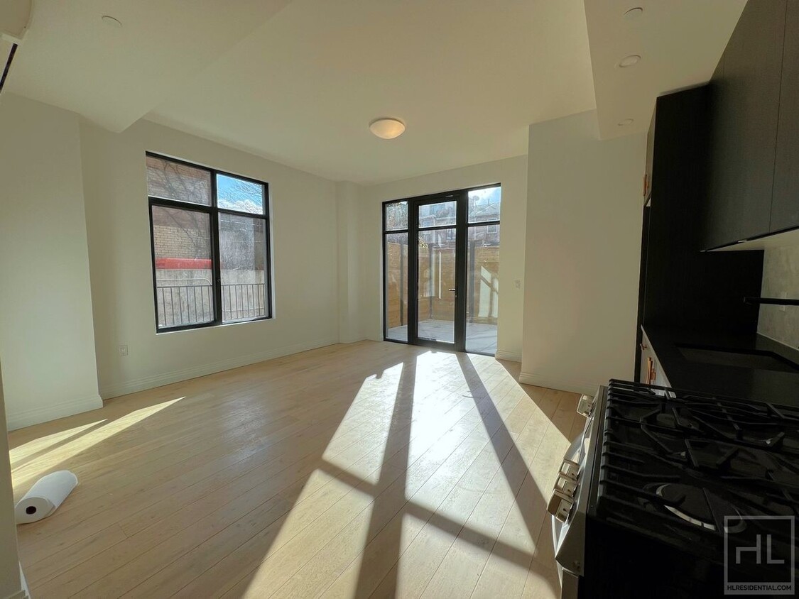 Foto principal - Brand New 1 bedroom/1 Bathroom apt w/ priv...