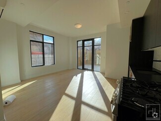Building Photo - Brand New 1 bedroom/1 Bathroom apt w/ priv...
