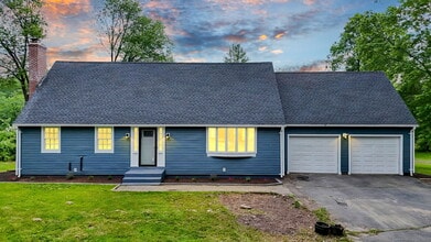 Building Photo - 890 Copper Hill Rd