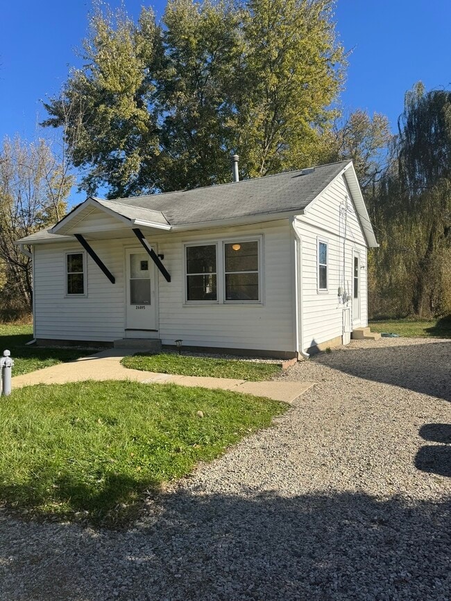 Building Photo - 26895 Bernice St