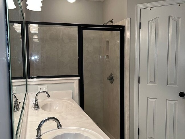 Building Photo - 4236 Louden Dr