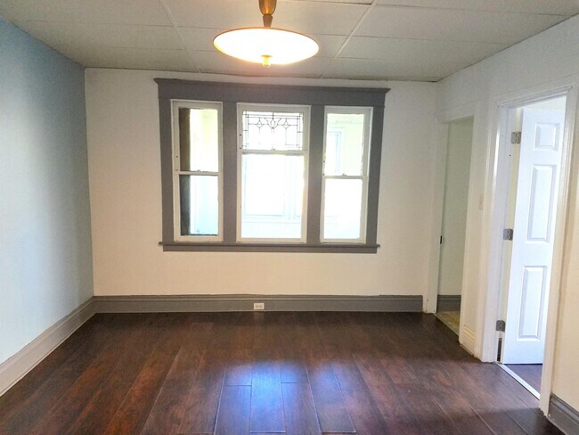 Building Photo - 491 Tonawanda St