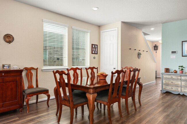 Foto del edificio - 2108 Sweet Bay Dr