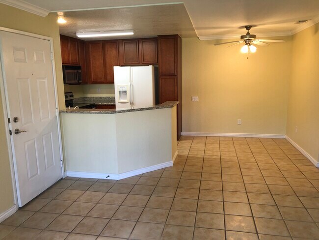 Building Photo - 78650 Ave 42