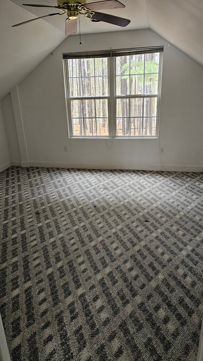 Foto del edificio - 100 Fox Run Ln