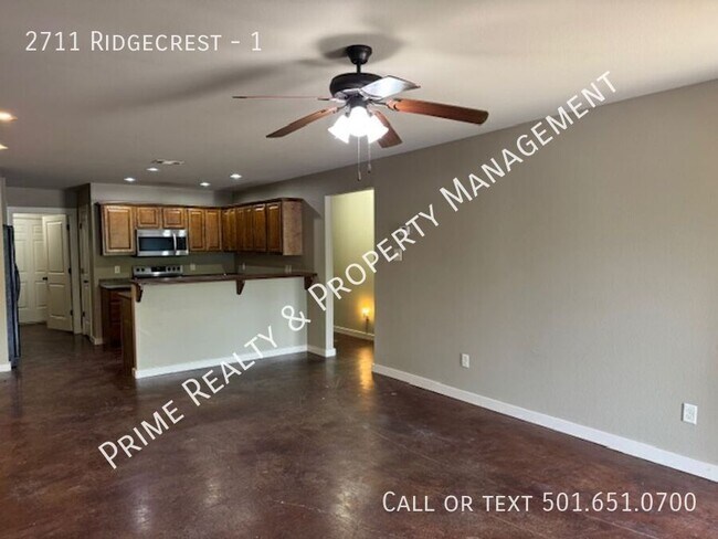 Foto del edificio - 2711 Ridgecrest-1