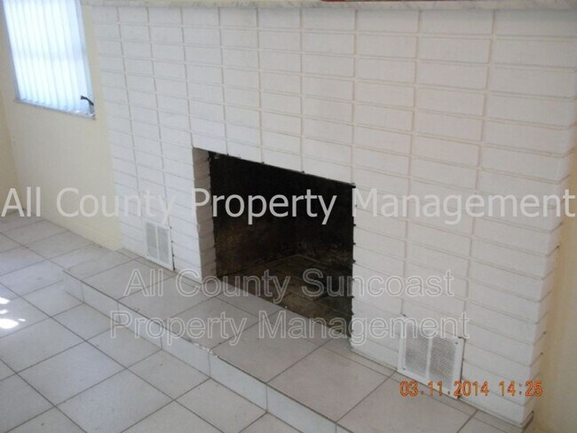 Building Photo - 341 78th Ave