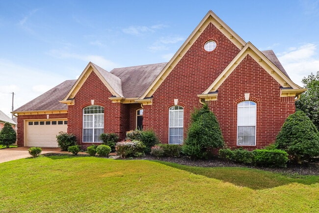 Building Photo - 1605 S Frence Creek Cove