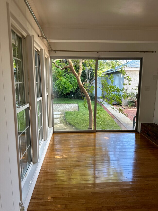 Foto del edificio - 16666 McCormick St