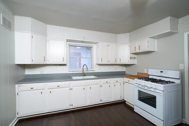 Foto del edificio - 1628 32nd Ave N