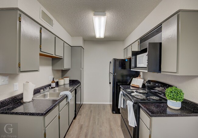 Building Photo - The Encore on Kingston