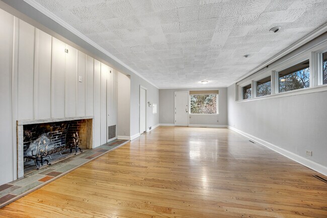 Foto del edificio - 120 E 8th St